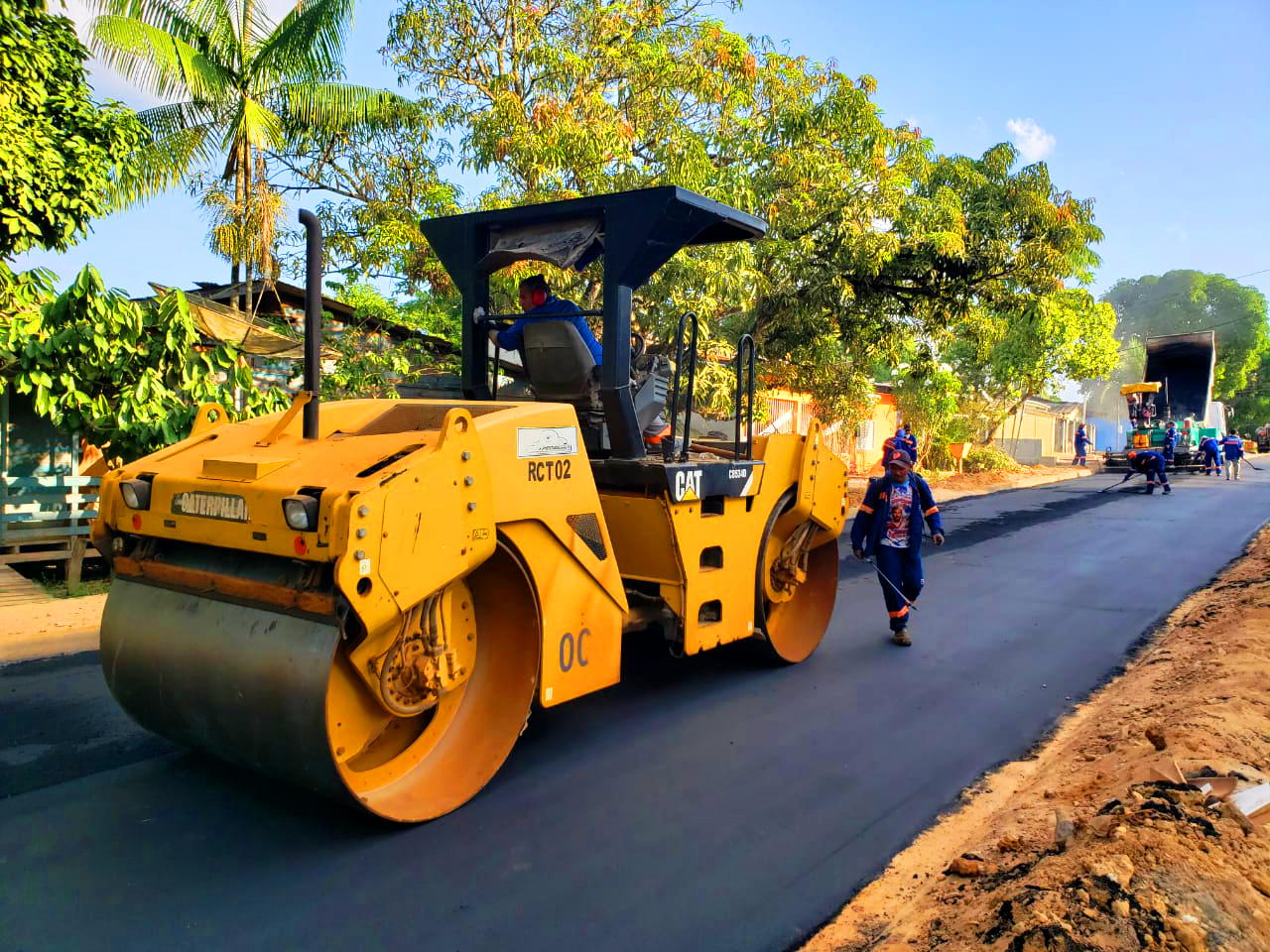 Com Asfalto na Rua, Prefeitura avança na melhoria da infraestrutura da cidade.